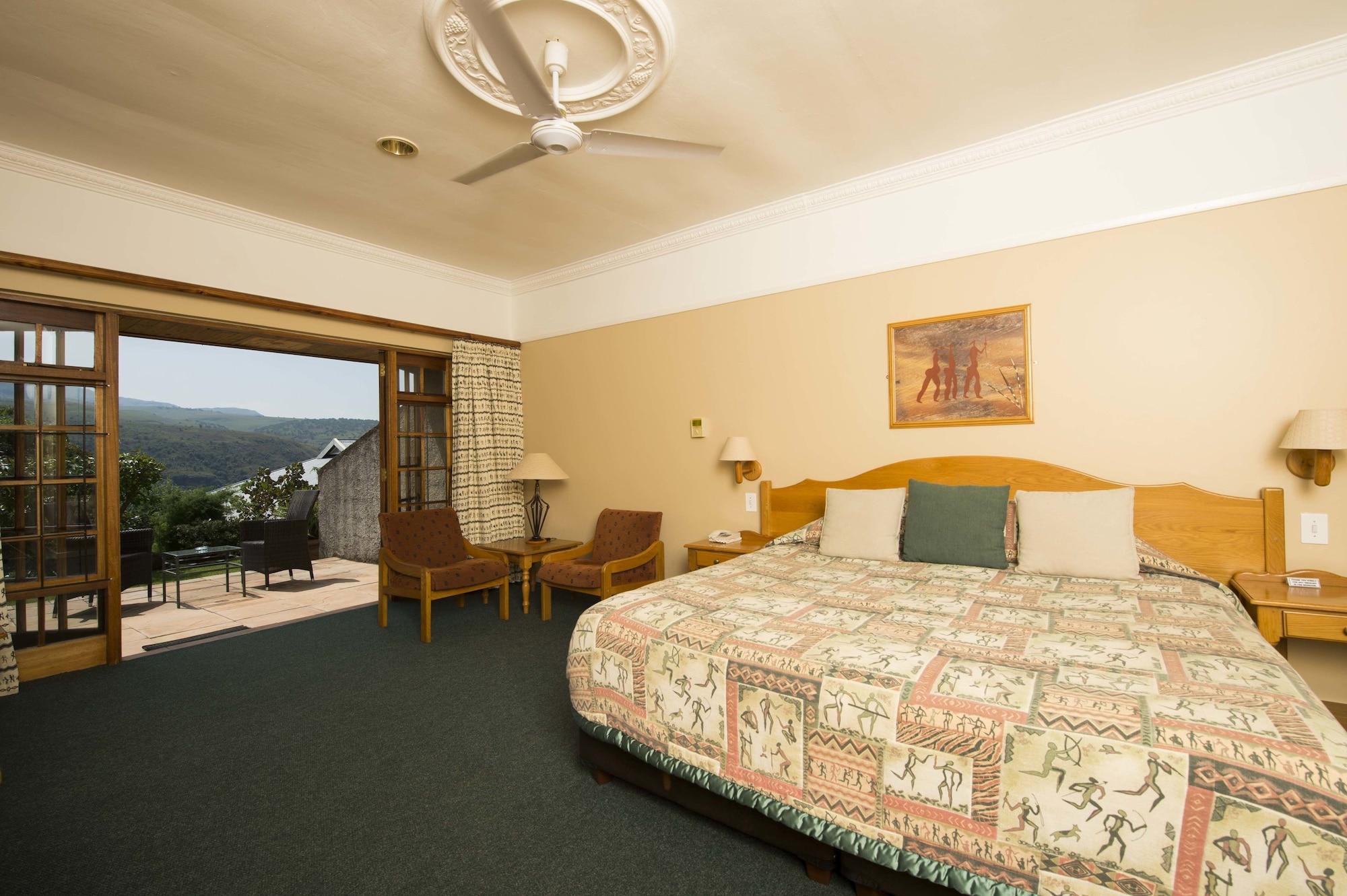 Cathedral Peak Hotel Уинтъртън Екстериор снимка
