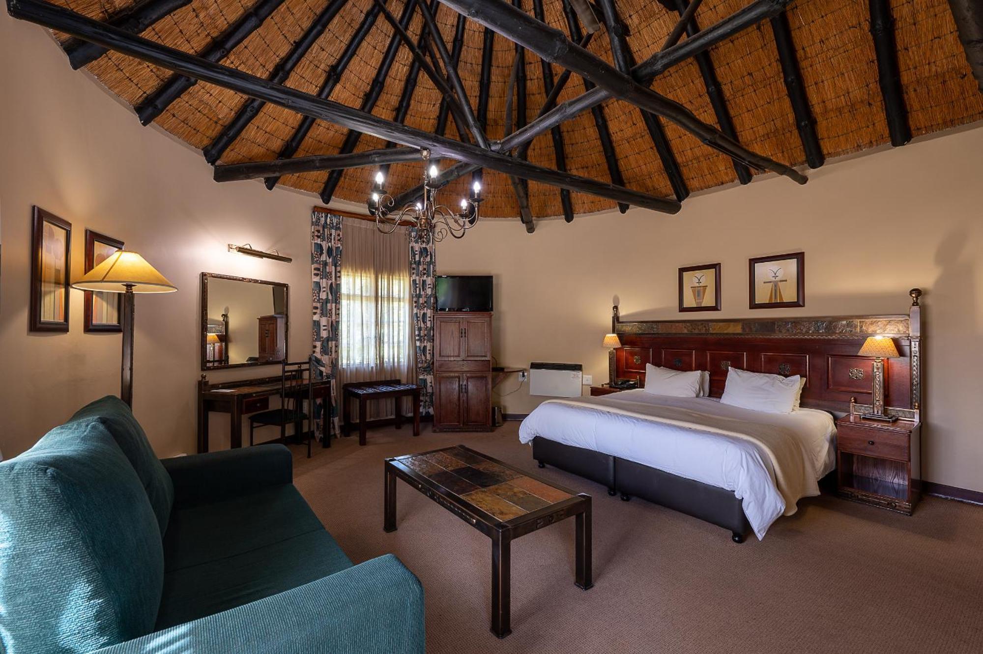 Cathedral Peak Hotel Уинтъртън Екстериор снимка